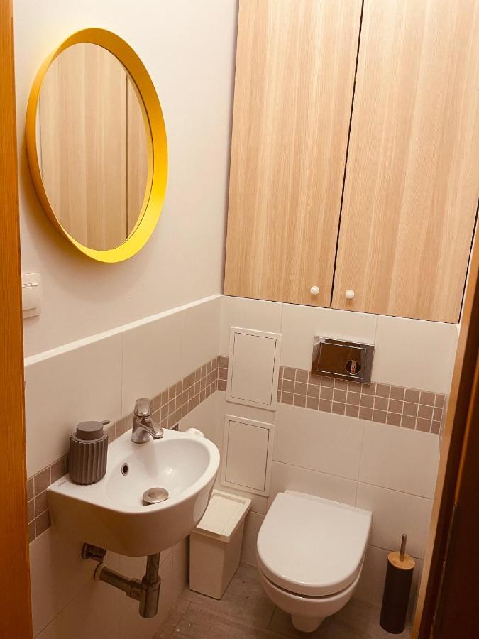 Luxury 4-Bedroom Apartment In Centre - Self-Check In & Fast Wifi วอร์ซอ ภายนอก รูปภาพ