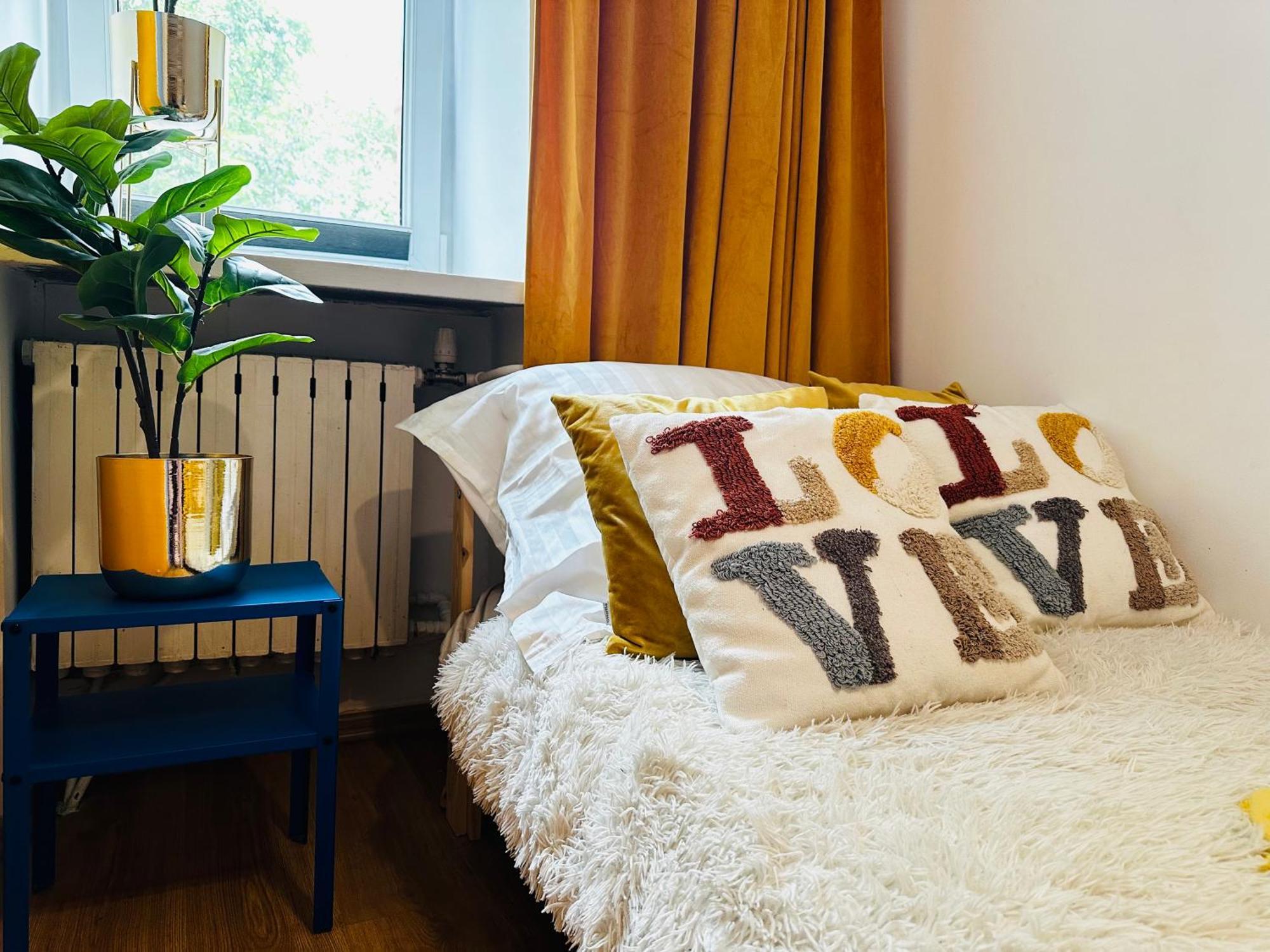 Luxury 4-Bedroom Apartment In Centre - Self-Check In & Fast Wifi วอร์ซอ ภายนอก รูปภาพ