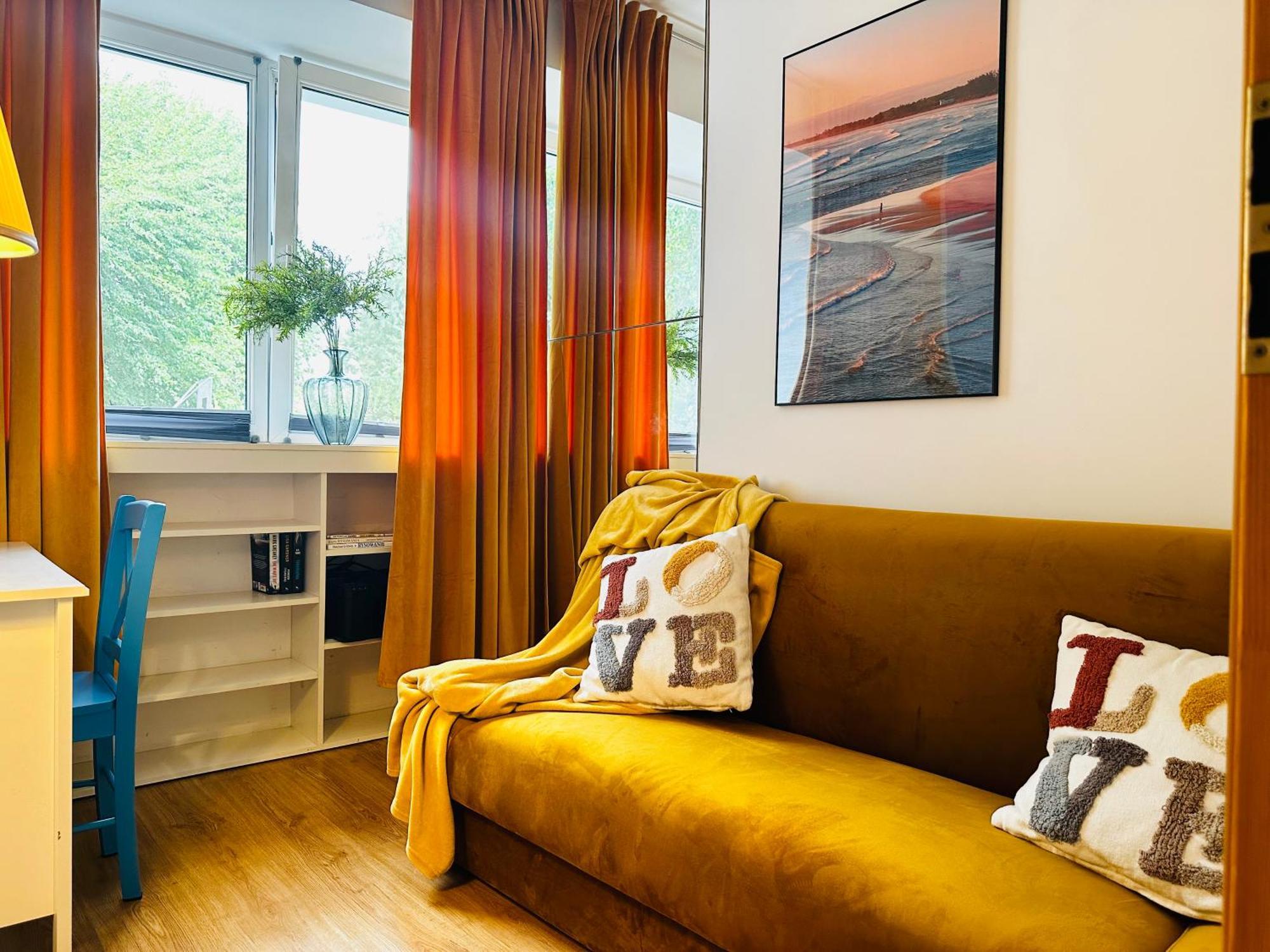 Luxury 4-Bedroom Apartment In Centre - Self-Check In & Fast Wifi วอร์ซอ ภายนอก รูปภาพ