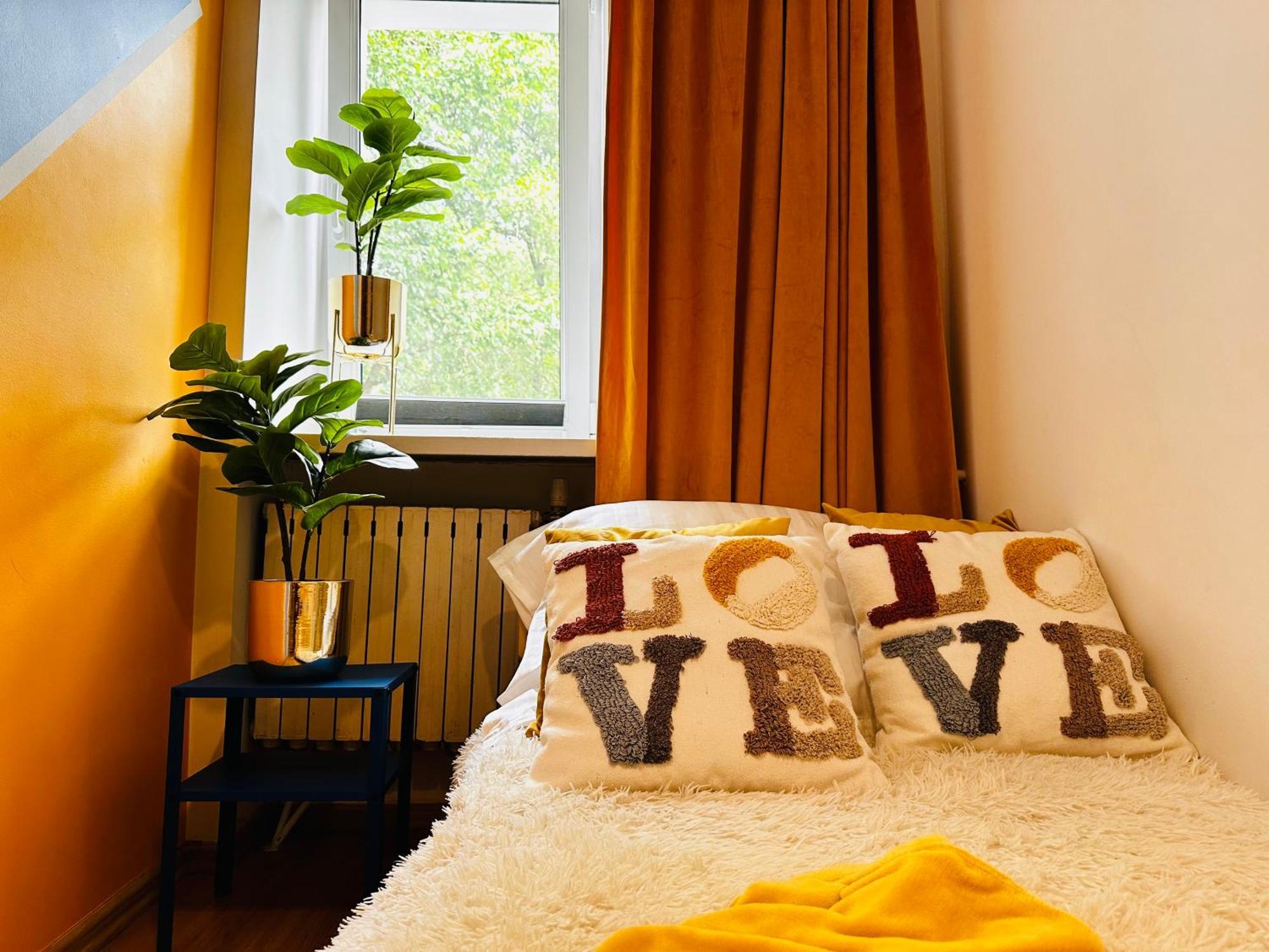 Luxury 4-Bedroom Apartment In Centre - Self-Check In & Fast Wifi วอร์ซอ ภายนอก รูปภาพ